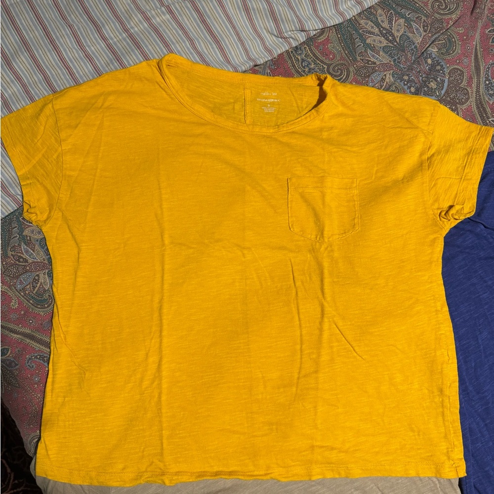 BANANA REPUBLIC MALIBU TEE SMALL